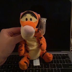 Wake Up Tigger in Nightcap